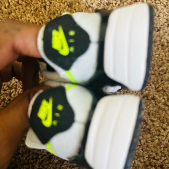 AirMax 2c - Picture 2 of 3